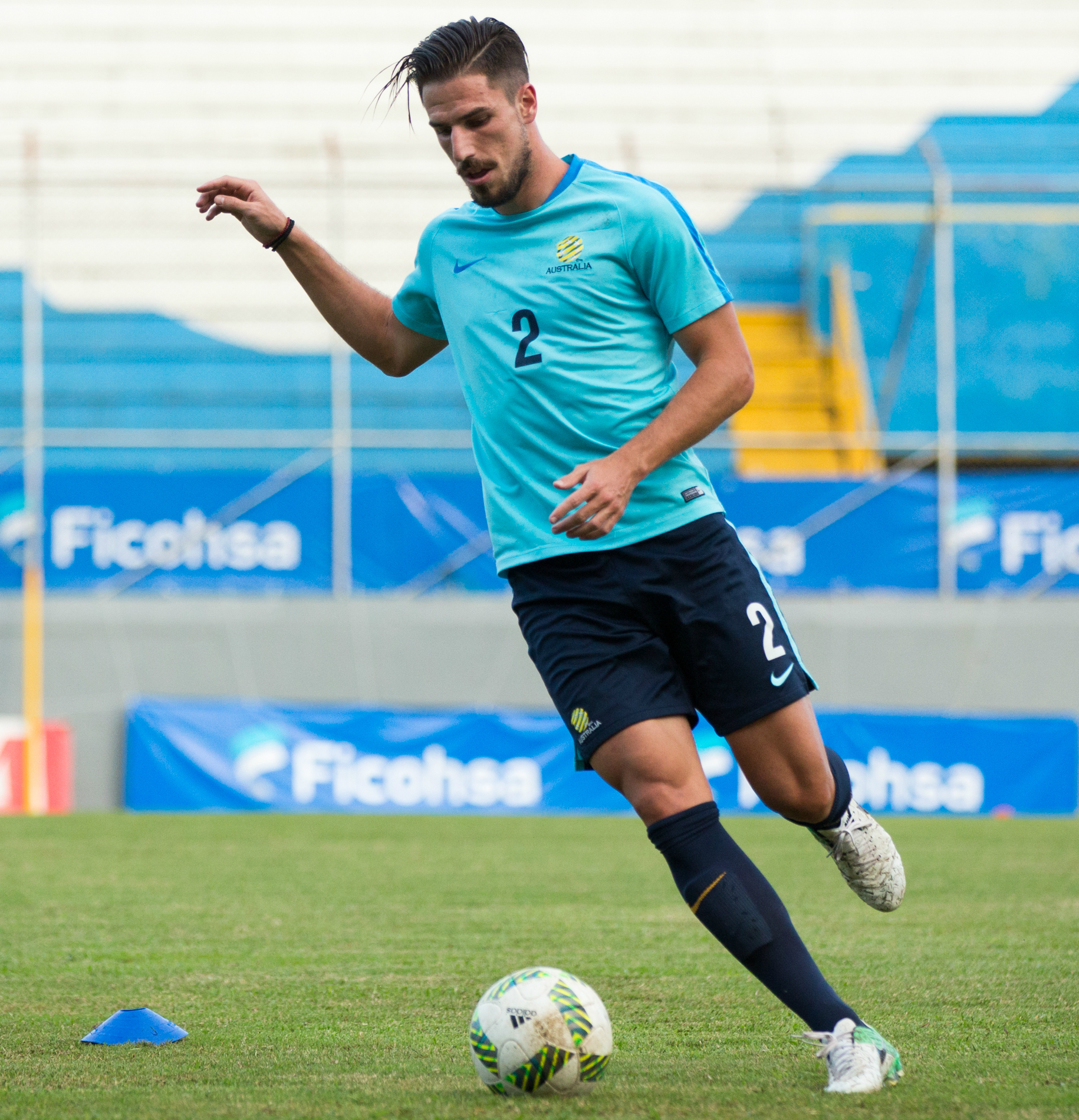 Milos Degenek