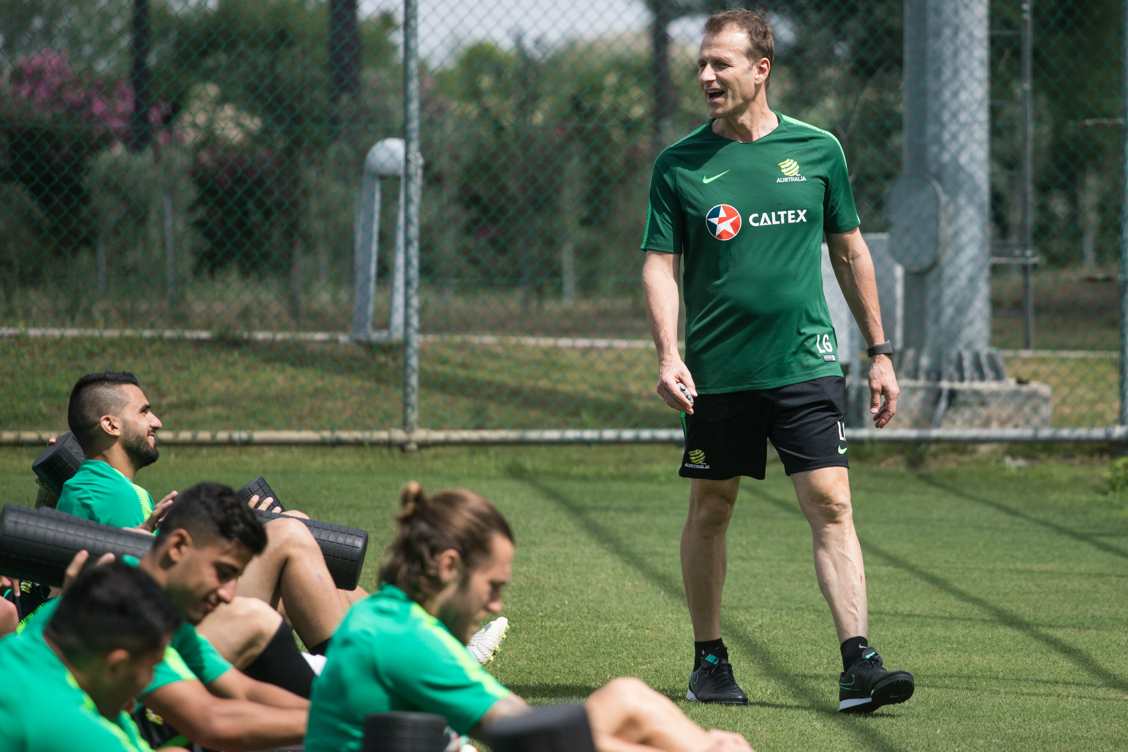 Les Gelis oversees the pre-training stretching. Les Gelis oversees the pre-training stretching.