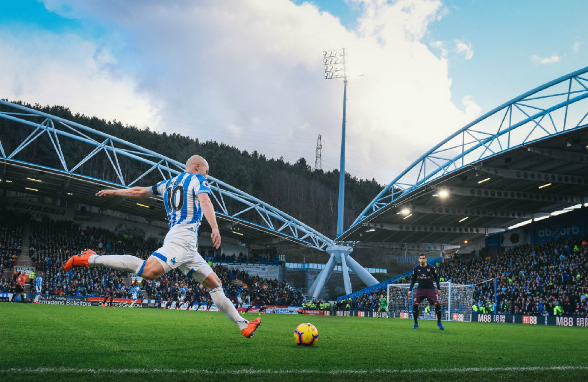 aaron-mooy aaron-mooy