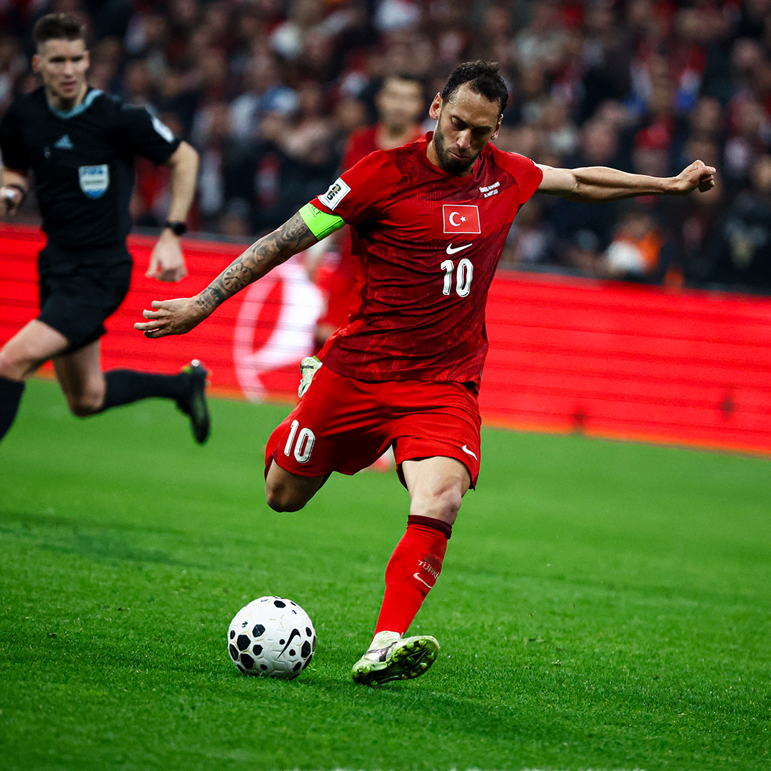 Hakan Calhanoglu