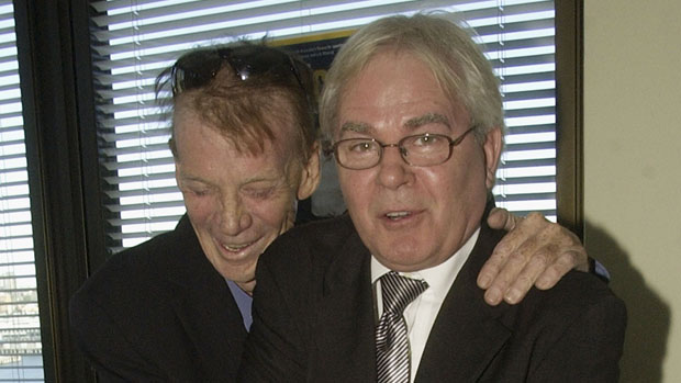 Les Murray (right) has passed away, aged 71.