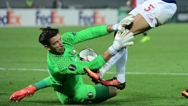 Keeper Brad Jones remains on track for an Eredivisie championship medal after a big win this morning (AEST).