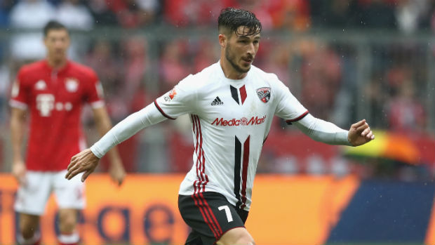 Winger Mat Leckie has a date with Borussia Dortmund this weekend before joining up with the Caltex Socceroos.