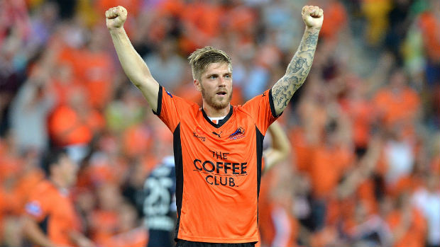 Former Brisbane Roar midfielder Luke Brattan has signed a four-year deal with Manchester City.