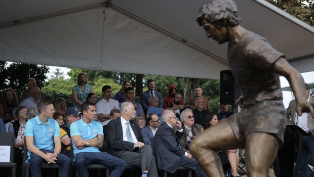 Johnny Warren statue.