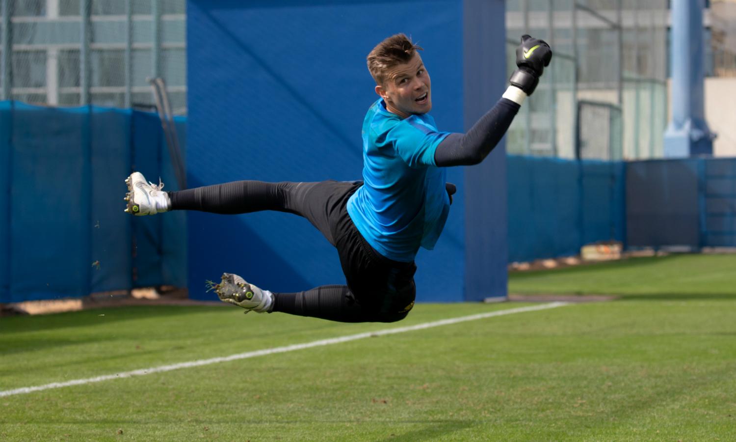Mitch Langerak