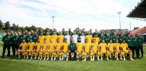 Socceroos team photo with staff