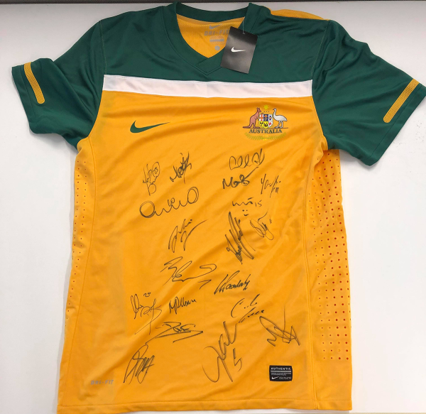  Signed Nike 2010-12 Socceroos jersey