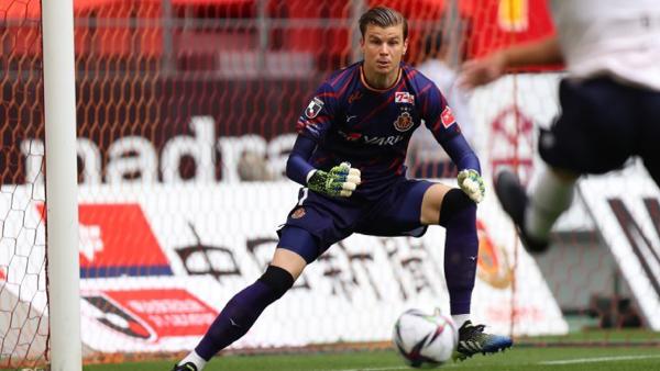 Mitch Langerak