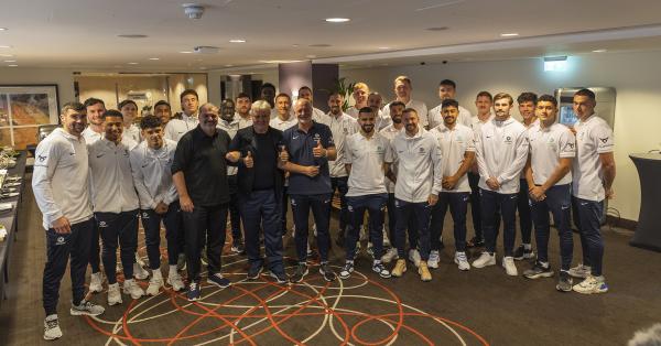 Ange Postecoglou and Guus Hiddink visit Socceroos before Wembley match with England