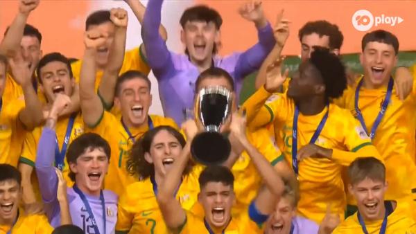 The Young Socceroos get their hands on the AFC U20 Asian Cup trophy