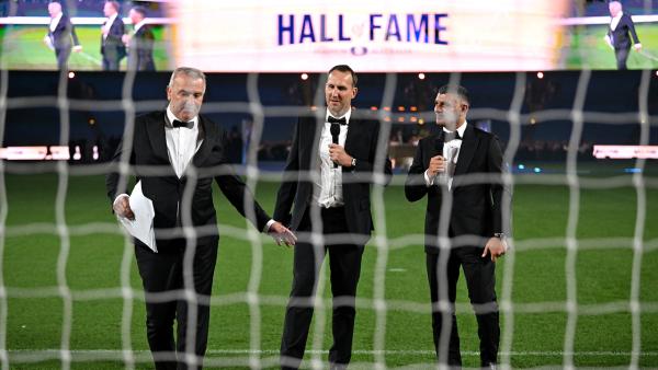 Mark Schwarzer and John Aloisi inducted into Stadium Australia Hall of Fame | CommBank Socceroos