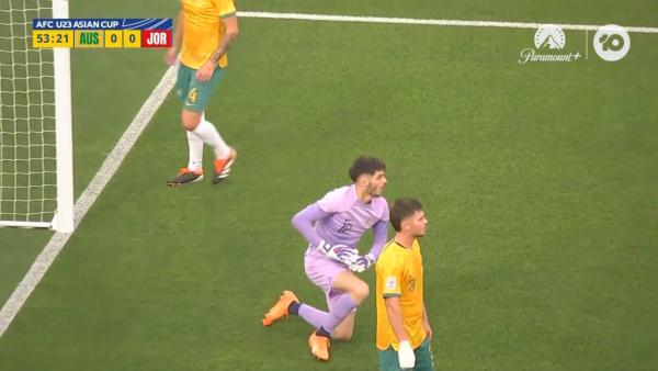 SAVE: Patrick Beach at full-reach to keep it goalless | AFC U23 Asian Cup