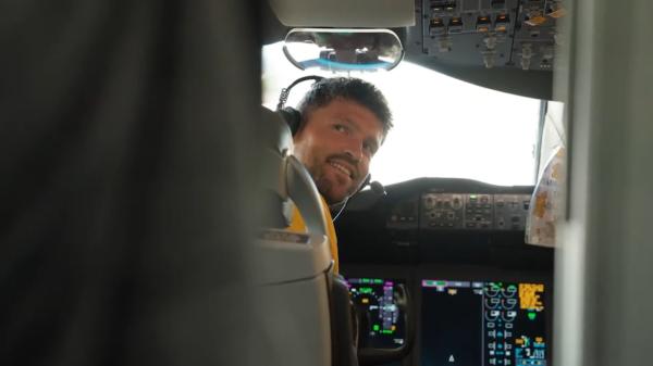 Qantas send off CommBank Socceroos in Los Angeles ahead of World Cup