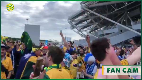 Socceroos fans sing 'Waltzing Matilda' in Samara