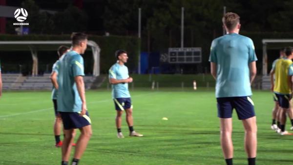 Sainsbury and the Socceroos try netball