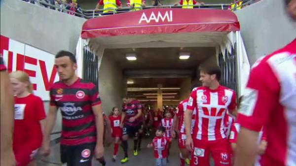 Kewell walks out to heroes welcome