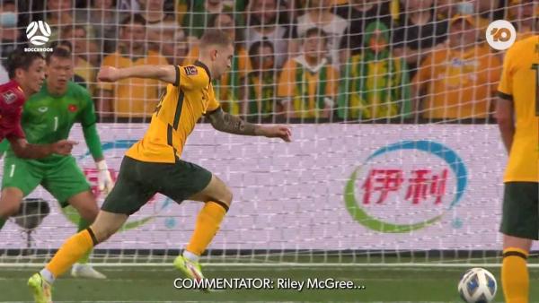 Behind the scenes of the Socceroos' trip from Melbourne to Muscat