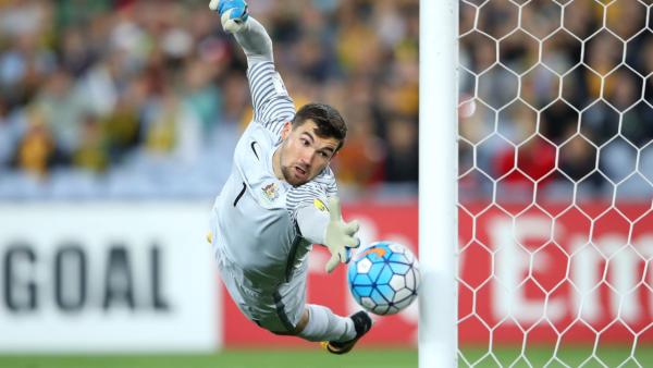 Mat Ryan talks through free kick at end of Syria 2017 FIFA World Cup playoff match