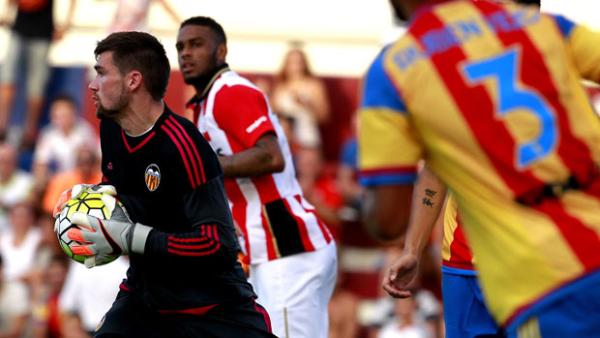 Mat Ryan was back in Valencia's starting XI against Sevilla.