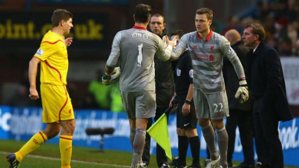 Liverpool's injured Aussie goalkeeper Brad Jones is replaced by Simon Mignolet.