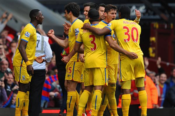 Aussies Abroad | Emotional weekend in EPL