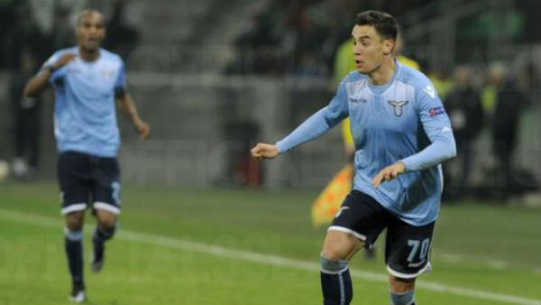 Midfielder Chris Ikonomidis in action for Lazio in the Europa League.