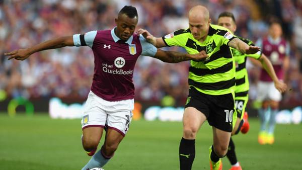 Caltex Socceroo Aaron Mooy in action for Huddersfield in the English Championship.