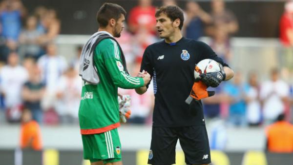 Mat Ryan came up against Spain's legendary goalkeeper Iker Casillas following his move to Valencia.