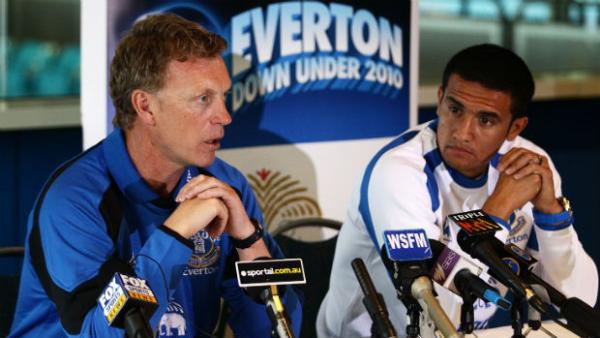 David Moyes and Tim Cahill talk to media when Everton toured Australia in 2010.