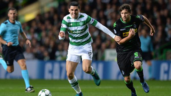 Tom Rogic on the ball for Celtic against Borussia Moenchengladbach.