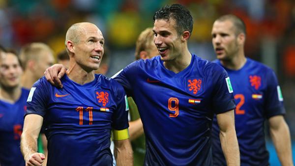 Arjen Robben and Robin van Persie both scored doubles in a stunning Dutch win.