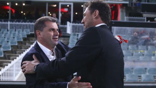 Ange Postecoglou wishes Tony Popovic good luck during the Wanderers 2014 ACL campaign.