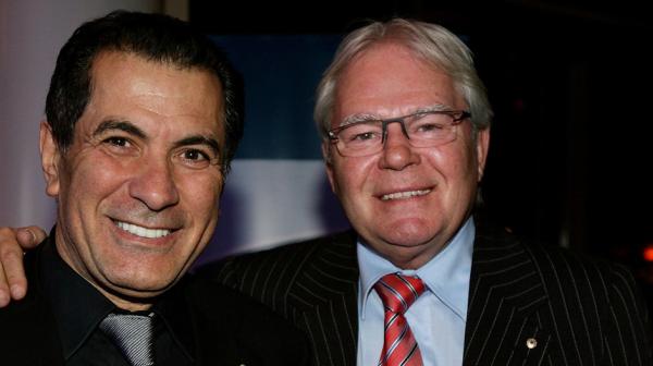 Les Murray (right) has passed away, aged 71.