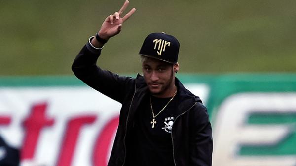 Neymar attended Brazilian training for the first time after injuring his back against Colombia.