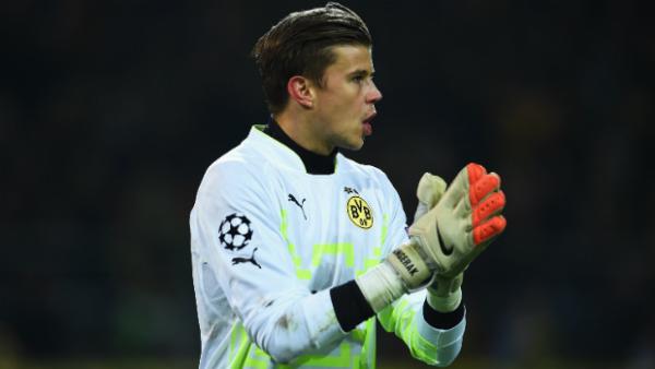 Mitch Langerak is ready to fight for Stuttgart's goalkeeper position.
