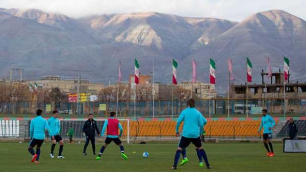 Socceroos train in Tehran