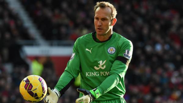 Mark Schwarzer in goals for Leicester City during last season's EPL.