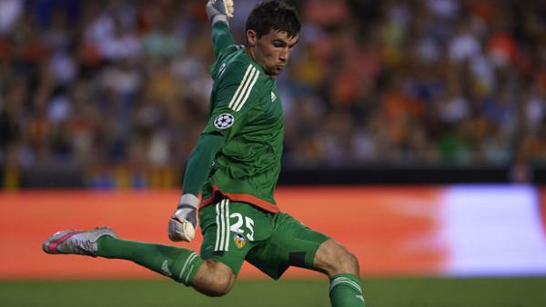 Mat Ryan made his La Liga debut for Valenica overnight.