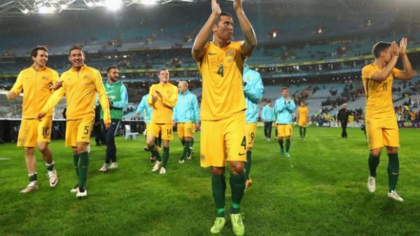Robbie Kruse says home support is vital for the Caltex Socceroos against UAE on Tuesday night.