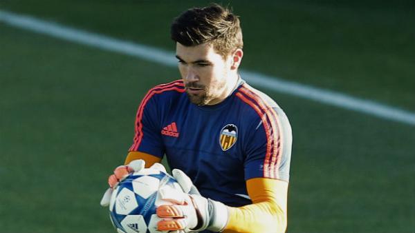 Socceroos goalkeeper Mat Ryan in training with Spanish club Valencia.