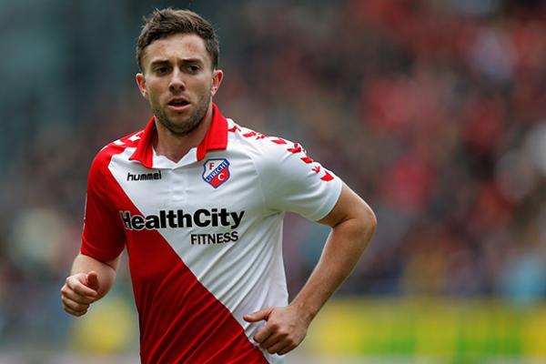Aussies Abroad | Oar on the board