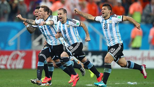 Argentinian players celebrate after defeating the Netherlands on penalties.
