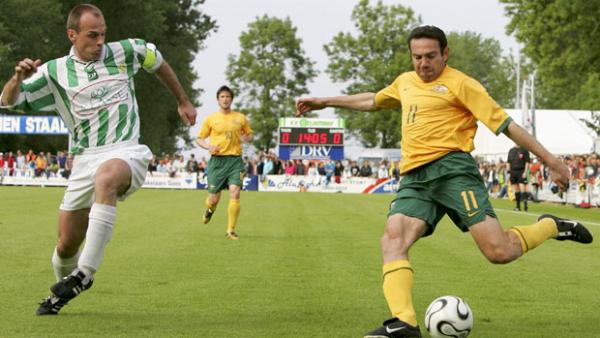Stan Lazaridis in action for the Socceroos in 2006.