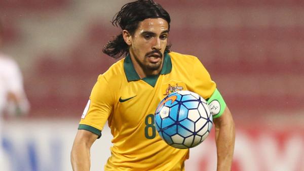 Ryan Edwards on the ball during Australia's 1-0 loss to the UAE.