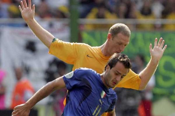 Moore slams Hiddink’s tactics