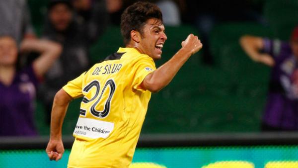 Young Socceroo Daniel De Silva in action for Perth Glory in the Westfield FFA Cup.