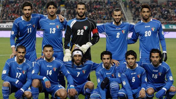Kuwait pose for a team photo during a 2012 World Cup qualifer against Korea Republic.