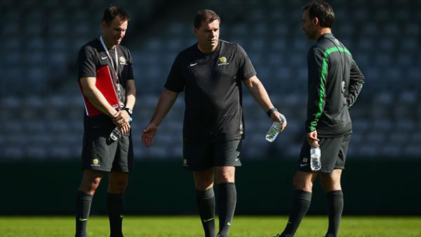 Ante Milicic alongside Ange Postecoglou and Aurelio Vidmar at Socceroos training.