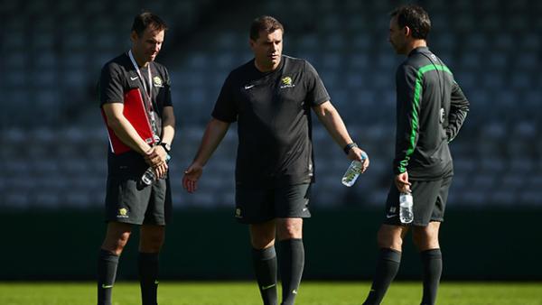 Milicic at Socceroos training alongside Ange Postecoglou and Aurelio Vidmar.